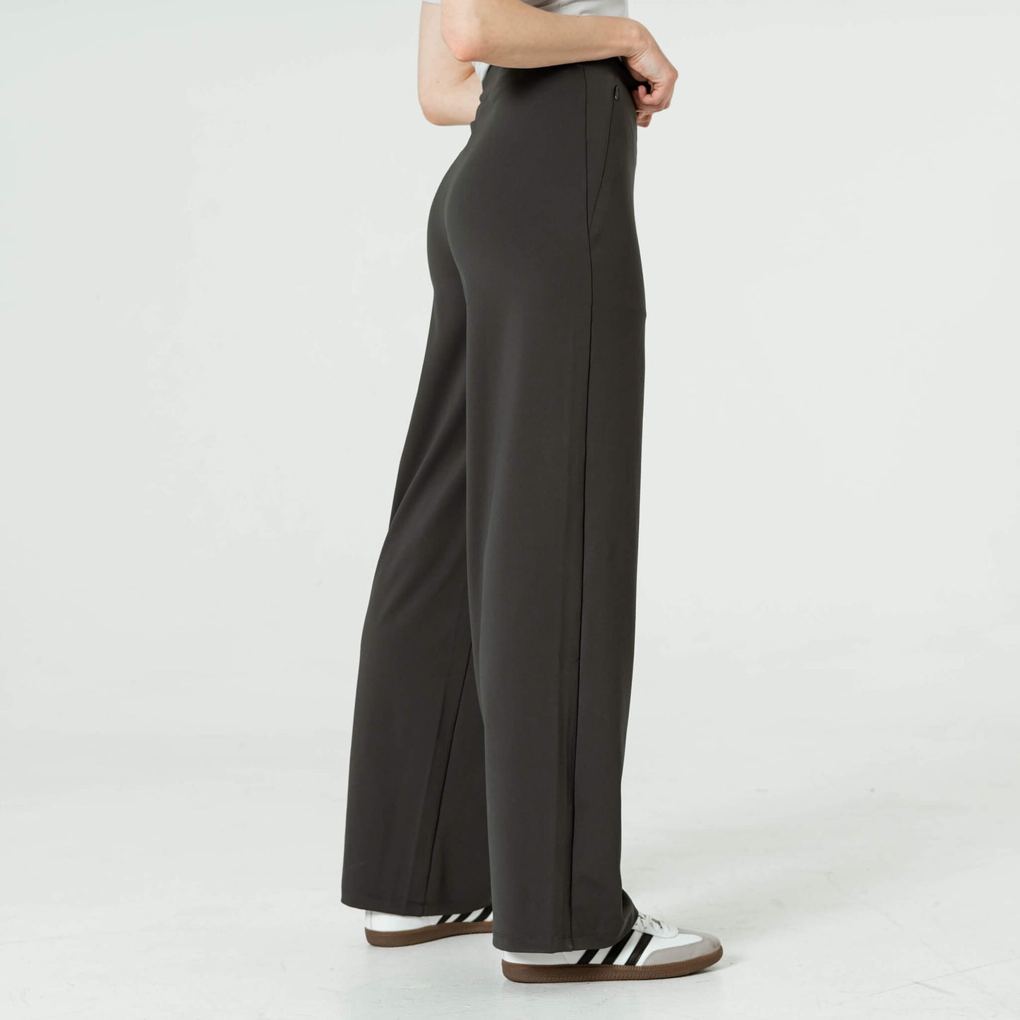 Alexes | Comfy Stretch Pants